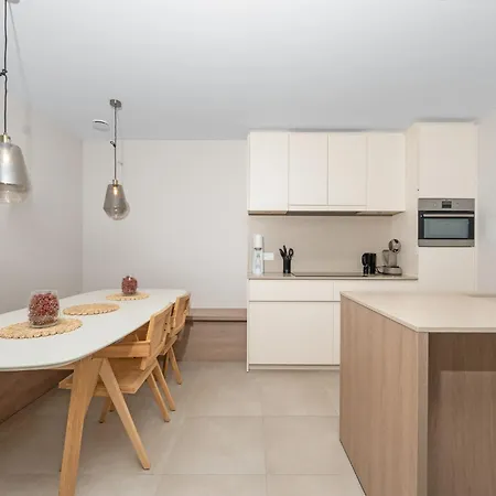 2-bedroom Zeedijk Apartment Blankenberge